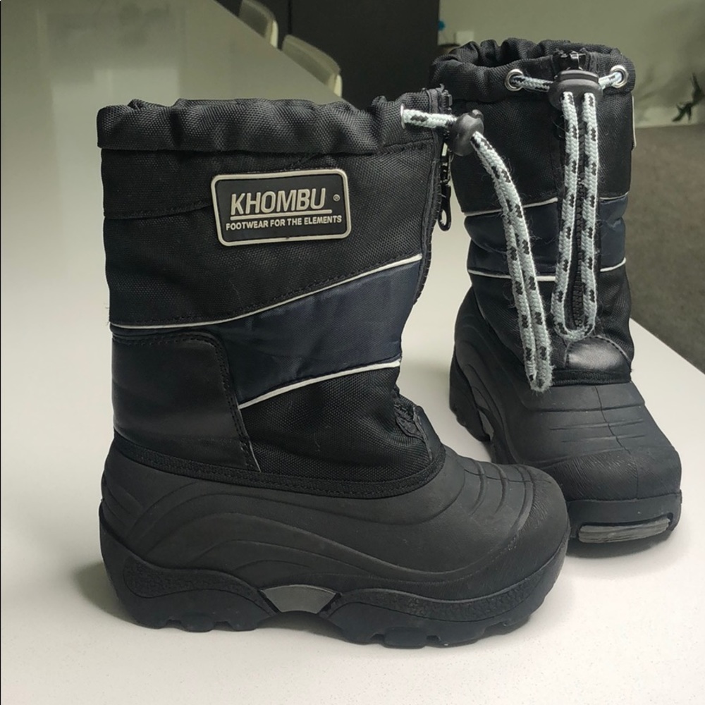 Snow boots